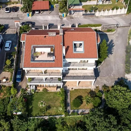 Apartment With Parking Space - 27249