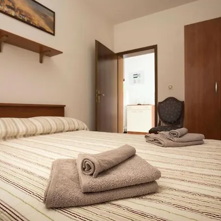 Apartment With Parking Space - 27249
